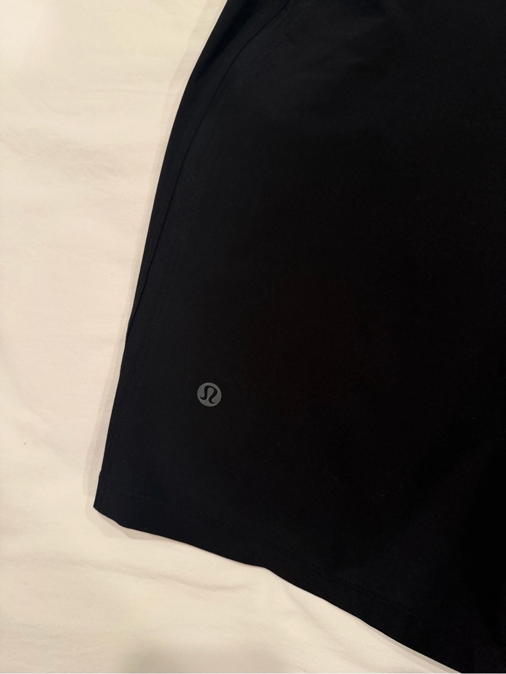 lululemon athletica Men's pace breaker Shorts - Picture 4 of 4